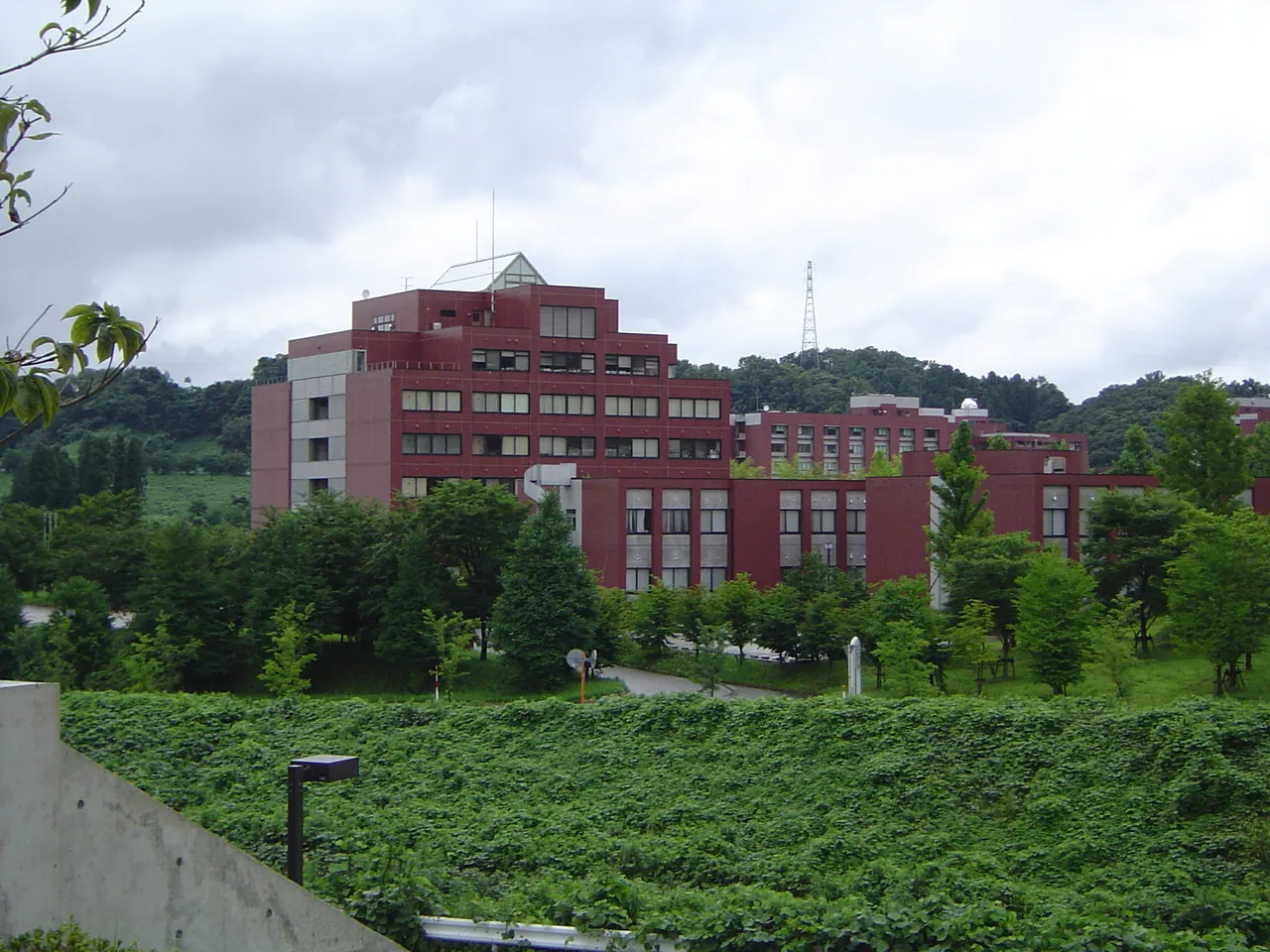 Kanazawa University Kakuma Campus central area, with academic buildings and outdoor walkways